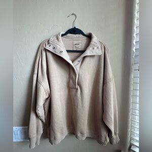 Aerie button up
Sweatshirt